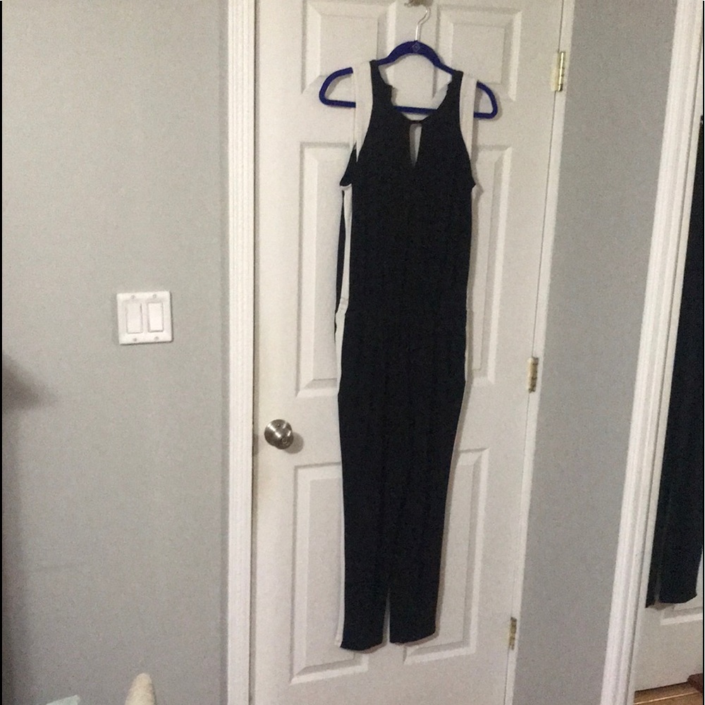 The limited keyhole jumpsuit petite M
